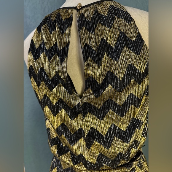 GUESS Metallic Dress Size O Belted Chevron Black & Gold Halter - Picture 6 of 7
